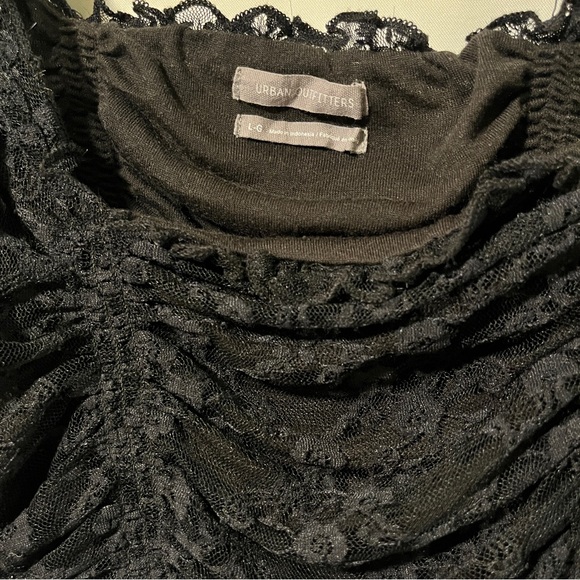 UO Black lace long sleeve cropped blouse - Picture 3 of 3